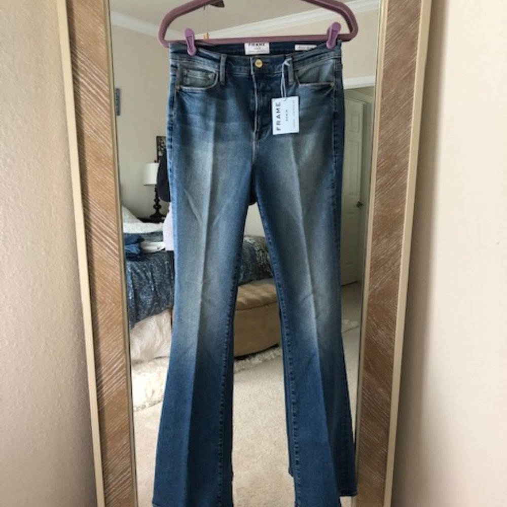 NWT-FRAME Denim Forever Karlie Flare Jeans
